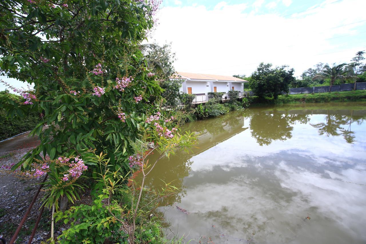 Baanpooya Hotel And Resort Tak Esterno foto